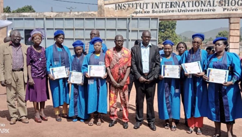 <strong>Centrafrique : Une vingtaine d’étudiants de l’Institut International Shoghi reçoivent leurs parchemins</strong>