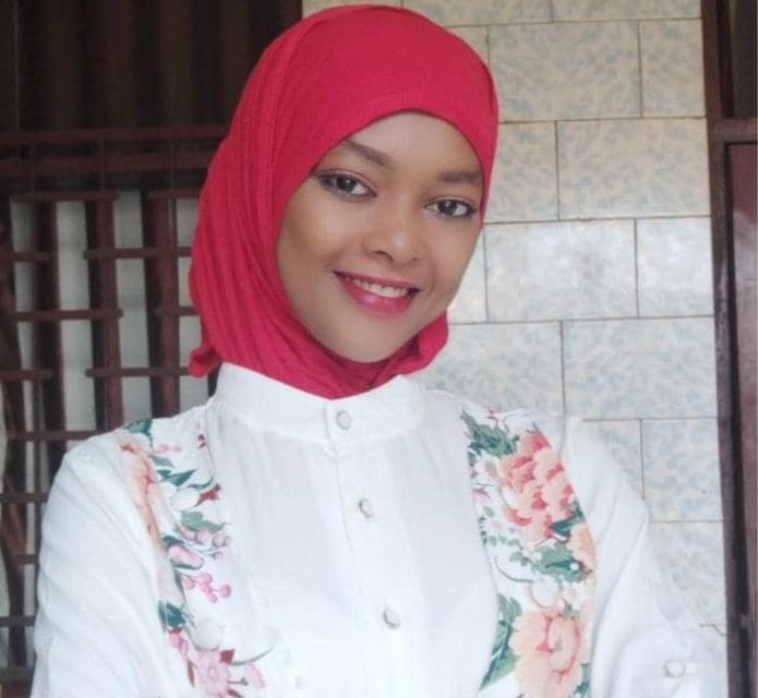 Amania Alhissene Algoni, une activiste engagée pour la cause des jeunes et femmes