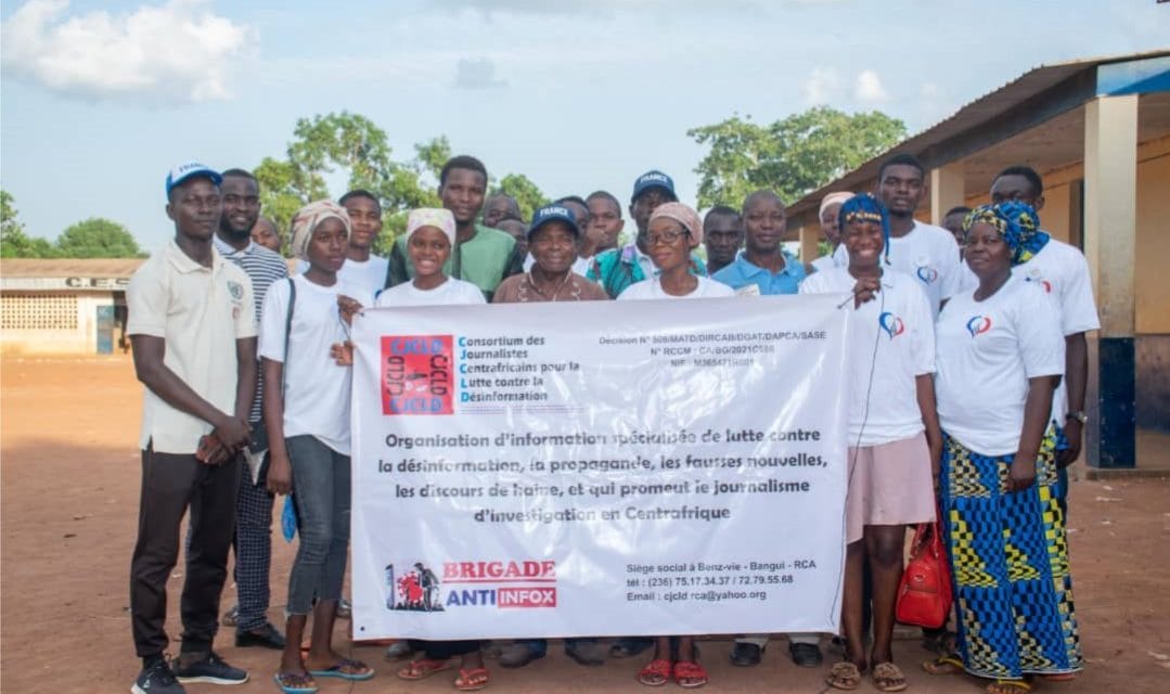 Le CJCLD sensibilise les leaders jeunes de Gbaloko sur l’impact de la désinformation au sein de la communauté
