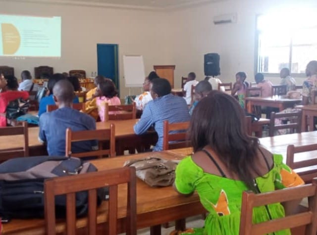 Centrafrique : l’ACFPE renforce la capacité des agents des entreprises en relation-client