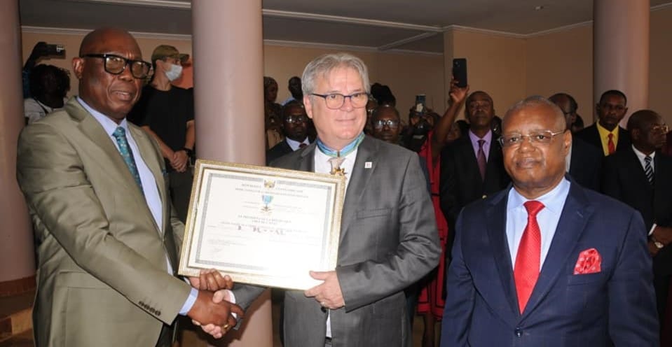 Distinction honorifique pour Denis Duffaut après quatre ans de service humanitaire à la FICR en Centrafrique
