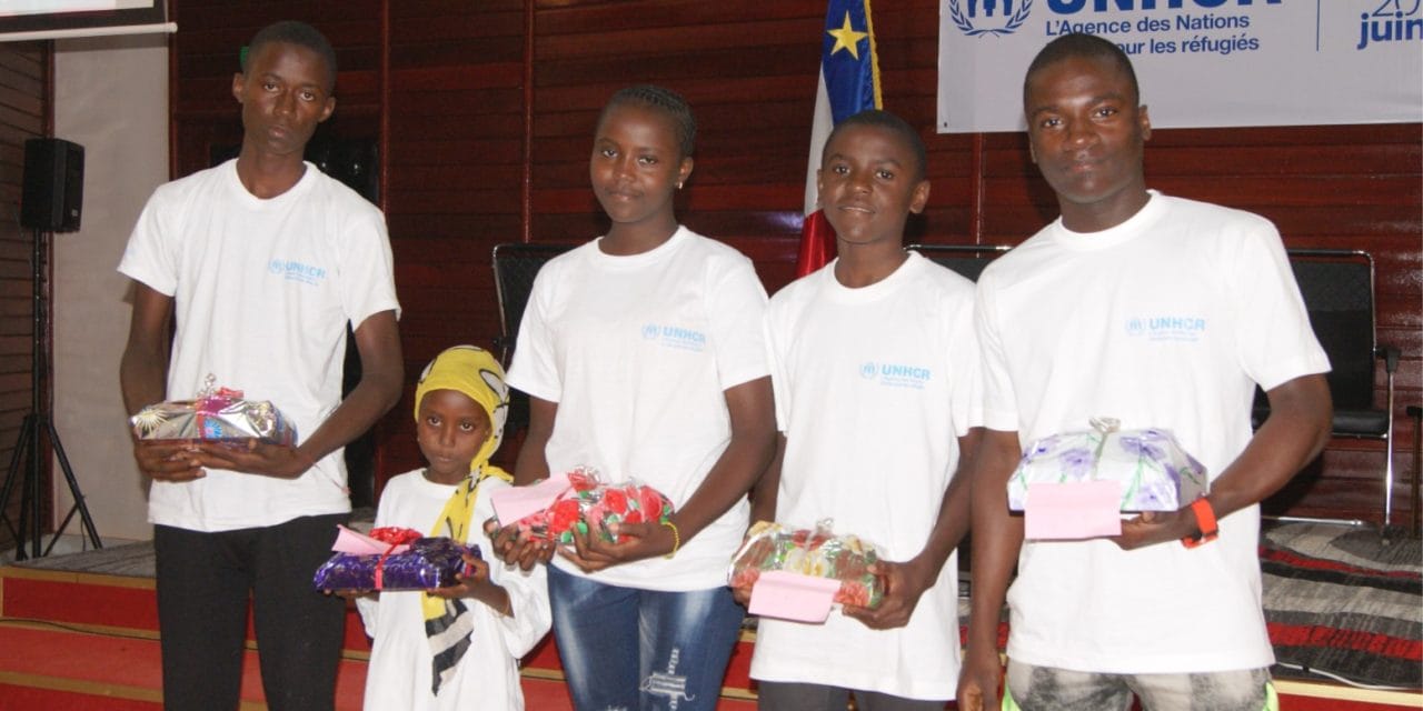 Centrafrique : Des enfants réfugiés récompensés à Bangui après le concours de dessin