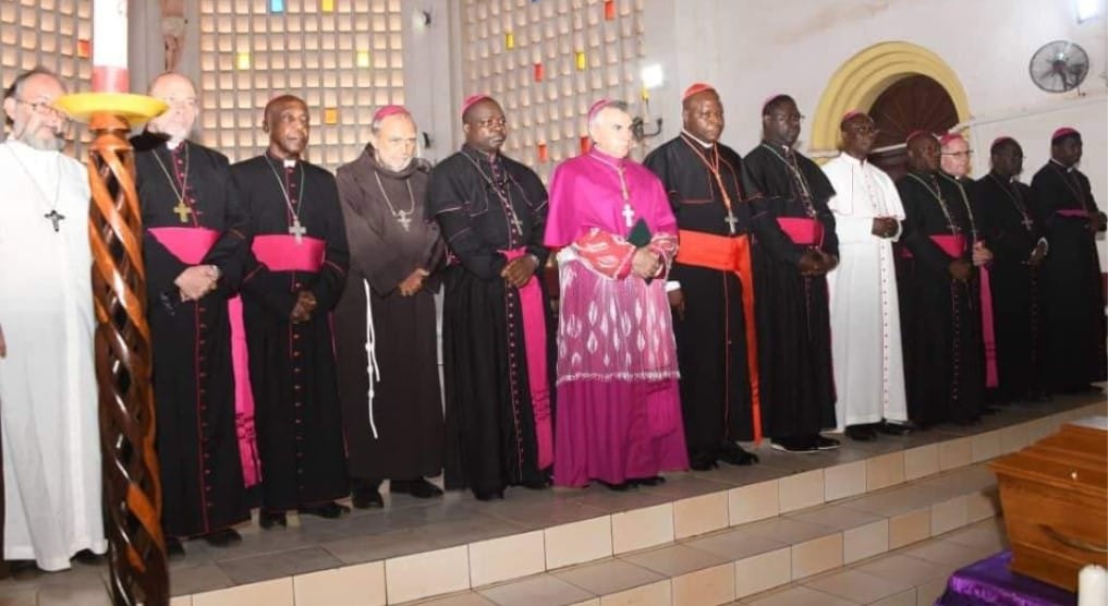 Centrafrique : inhumation du corps de Mgr Joachim Ndayen à Bangui