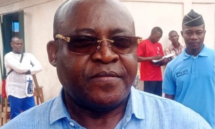 Centrafrique : Le Maire de Bangui lance le projet de pré collecte des déchets dans le 2e arrondissement de Bangui