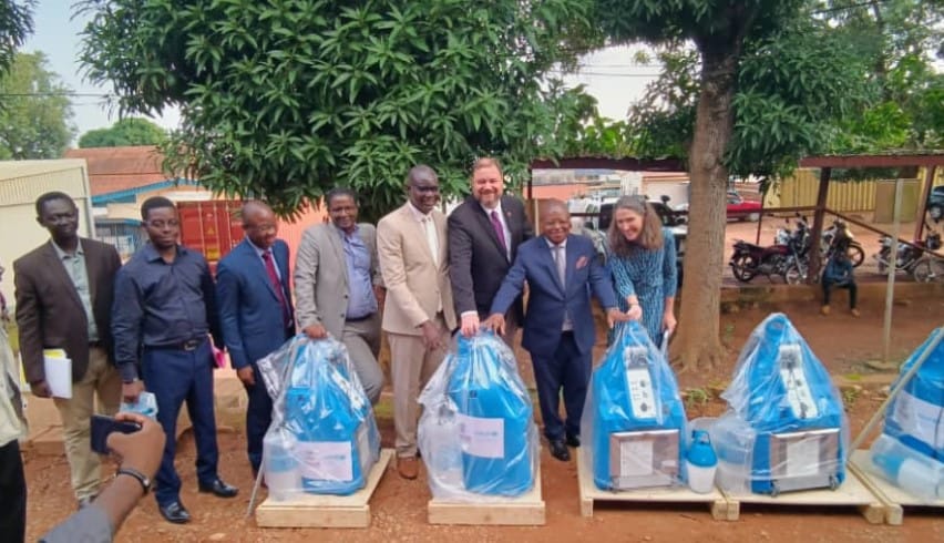 Centrafrique : Remise des équipements de chaîne de froid au ministère de la santé