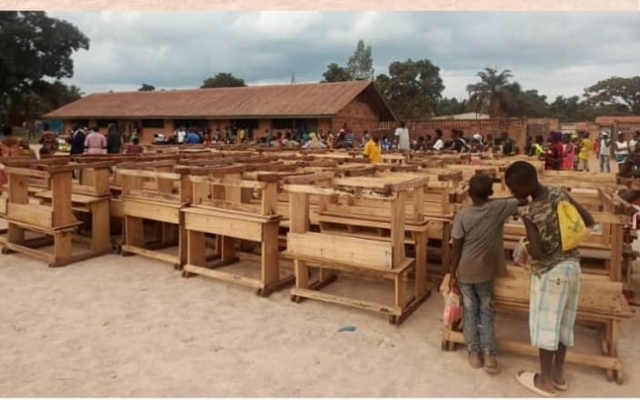 Centrafrique : Le gouvernement entame la dotation des écoles publiques en table-banc