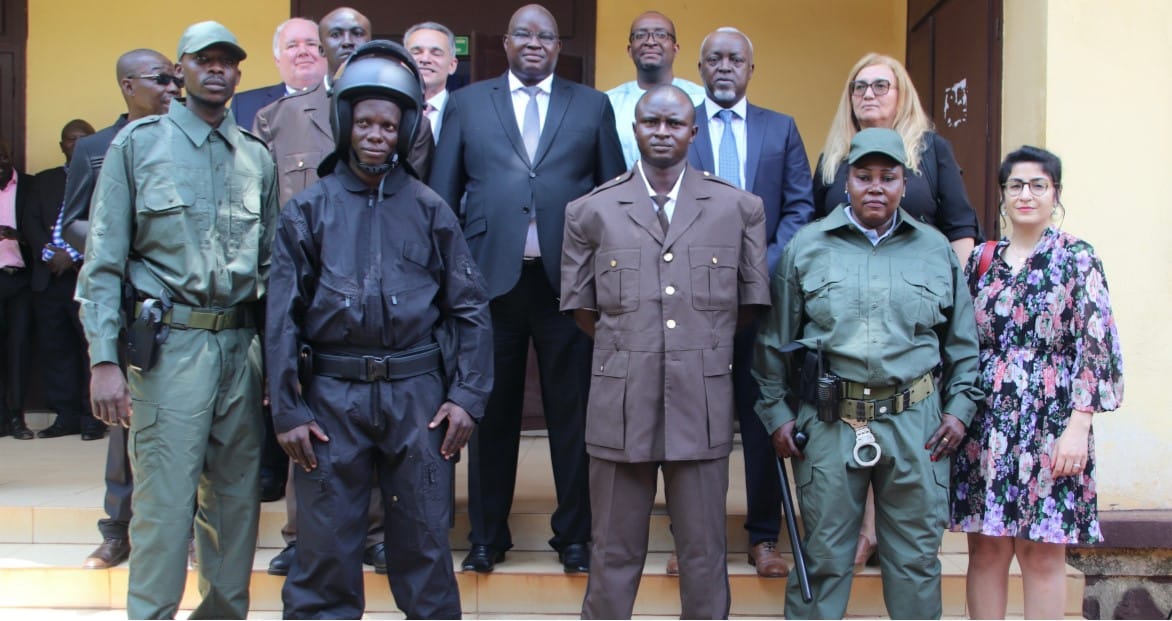 Centrafrique : Remise des tenues de travail aux agents de l’administration pénitentiaire