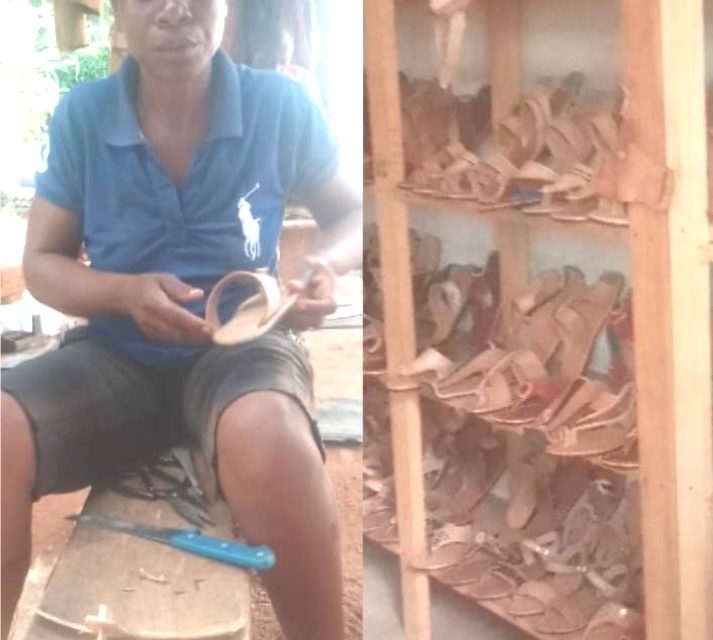 Centrafrique: Mireille Ngbondjé, une rare femme qui fabrique les chaussures artisanales à Bambari