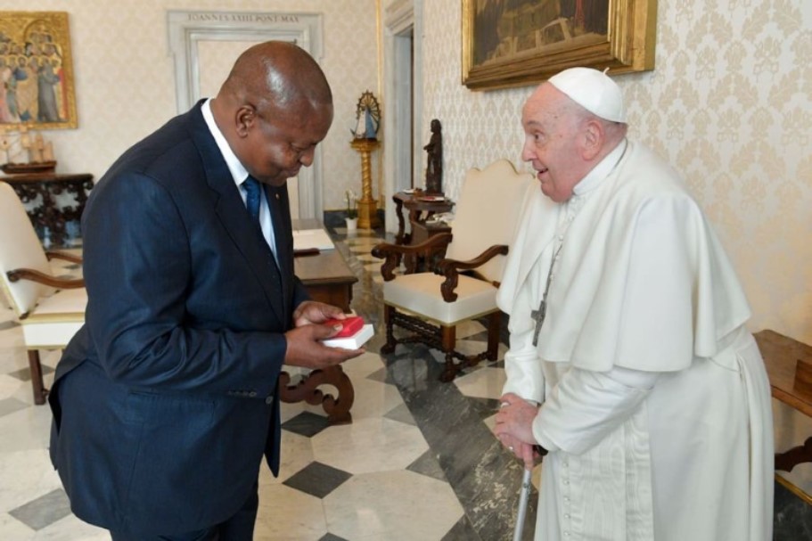 Sommet Italie-Afrique : Rencontre entre le Président Touadera et Pape François à Rome