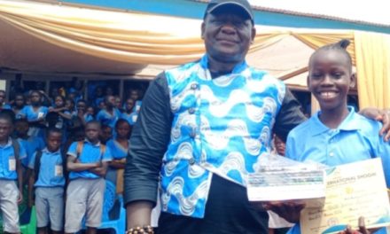 Centrafrique : L’Institut International Shoghi prime les meilleurs élèves au 2e trimestre 2024
