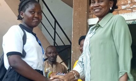 Centrafrique : le projet Maïngo octroi des bourses scolaires aux élèves du lycée d&rsquo;Etat des Rapides