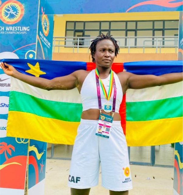 Centrafrique : Lec Hej Marlyne Ande vice-championne d’Afrique de Beach Whrestling lutte