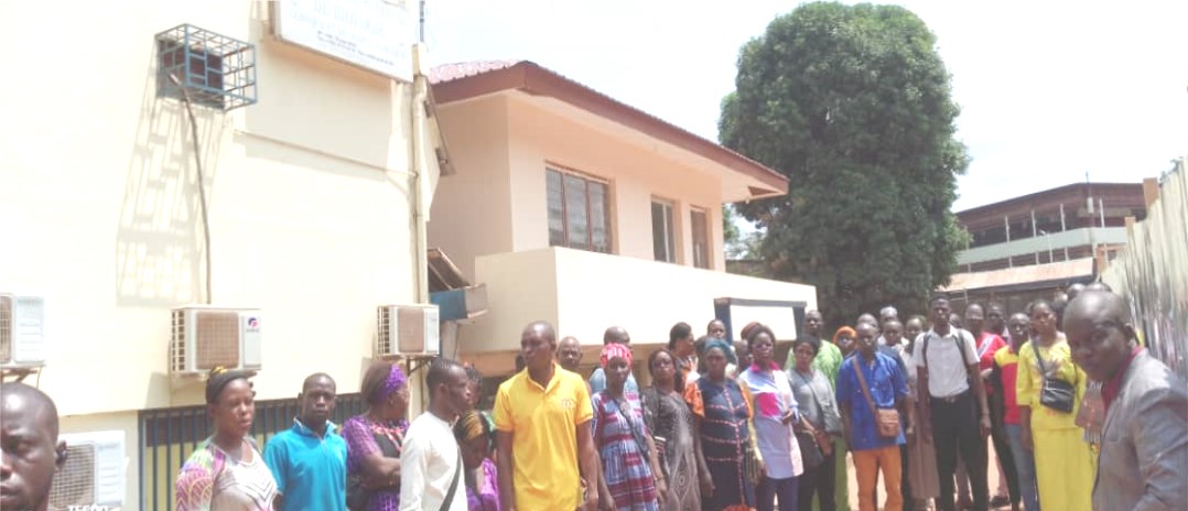 Centrafrique: Mécontentement du collectif du personnel de laboratoire national et la réplique du directeur qui qualifie les manifestants de « fauteurs de troubles »