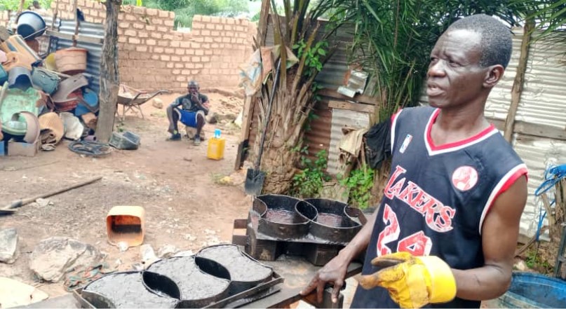 Centrafrique : Le recyclage des déchets plastiques et ménagers en pavés et charbons écologiques préoccupe l’association APED