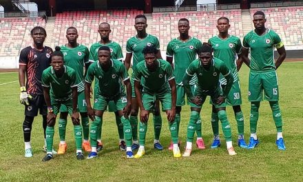 Préliminaire de la Ligue des champions de la CAF : Red Star de Bangui et  Djoliba AC (0-0). Le club paie les frais de la mauvaise organisation du foot