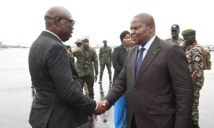 Centrafrique : Que se passe-t-il entre les organisations de soutien et communicants du régime de Touadéra ?