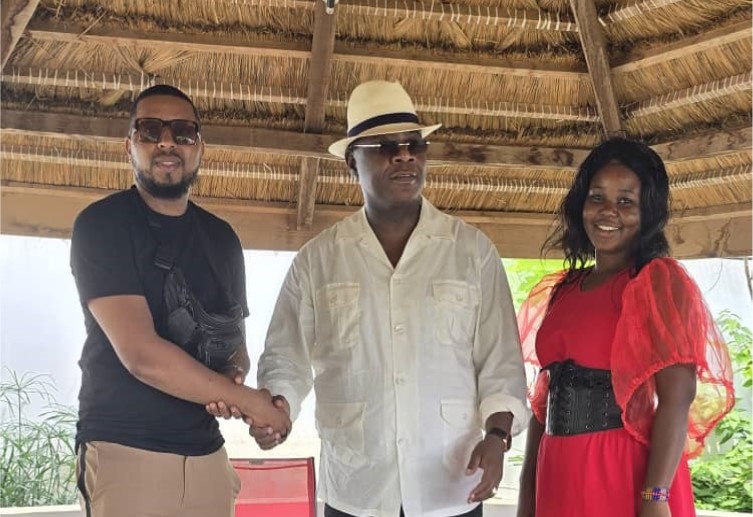 Centrafrique : Les artistes Centrafricains Jemima et Chegue Central sollicitent Henry Marie Dondra pour soutenir la remise de kits scolaires aux enfants démunis