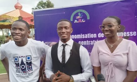 La maison russe à Bangui abrite une causerie éducative sur l&rsquo;autonomisation des jeunes par les arts et la culture