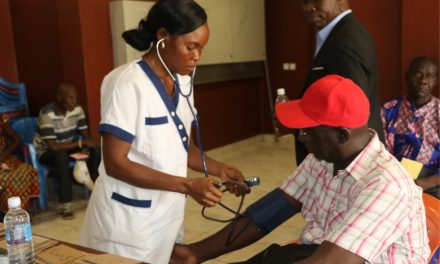 Des médecins de la diaspora centrafricaine lancent une campagne de soins gratuits aux adultes à Bangui
