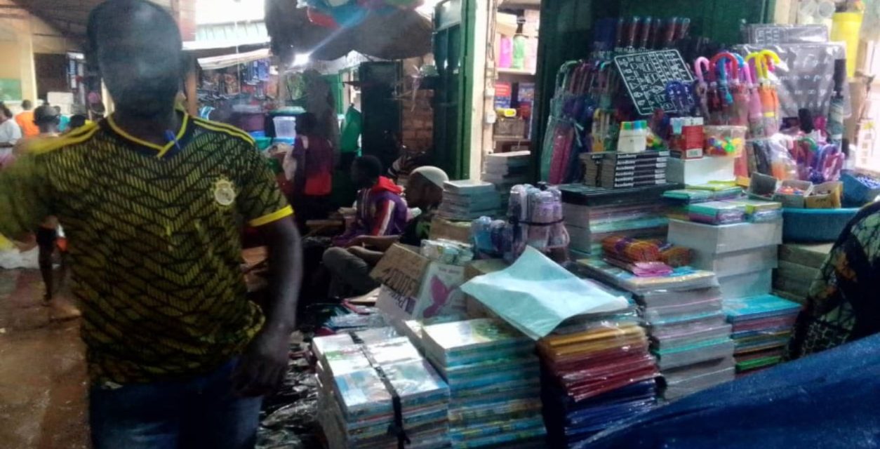 Centrafrique : les commençants se plaignent du prix des fournitures proposés par les parents