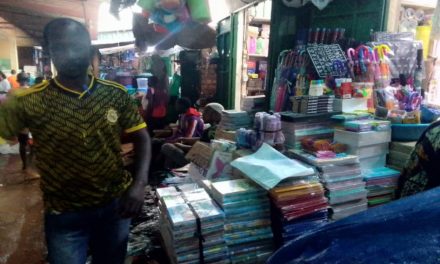 Centrafrique : les commençants se plaignent du prix des fournitures proposés par les parents