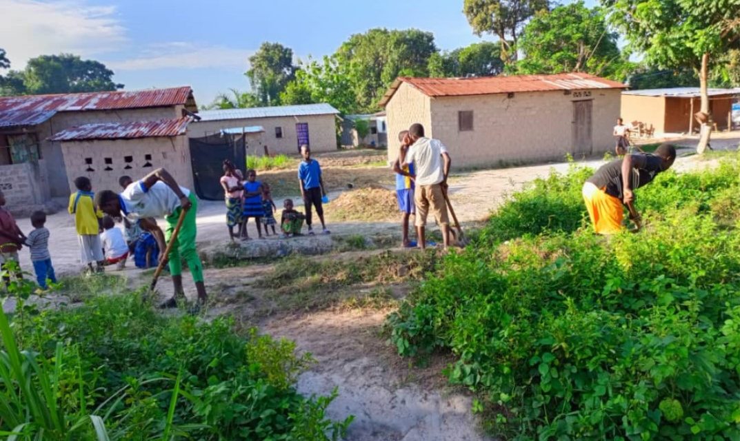 Centrafrique : L&rsquo;église centre missionnaire de Bercail, membre de la CELPA s’engage à lutter contre l’insalubrité dans leur localité