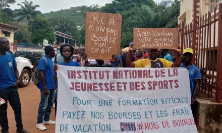 Centrafrique : des élèves professeurs de l&rsquo;INJS en grève illimitée pour  revendiquer 8 mois d&rsquo;arriérés de bourse
