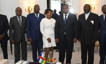 L&rsquo;arrivée du Président Touadera au Sommet de la francophonie 2024 à Paris