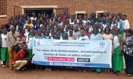 Centrafrique : enjeux de la désinformation en milieu scolaire au centre d&rsquo;une sensibilisation des élèves