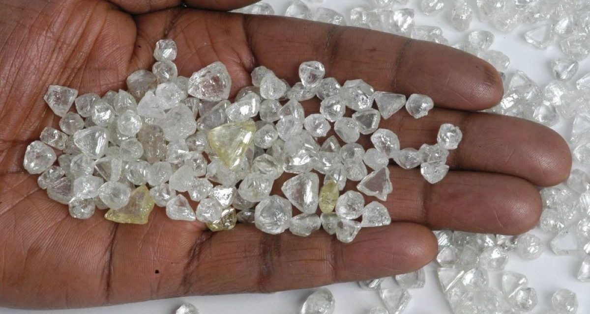 Centrafrique : la levée de l’embargo sur le diamant brut centrafricain, un autre succès du pouvoir de Bangui : mais quelles seront ses issues économiques ?