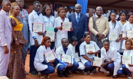 Centrafrique : trente-deux récipiendaires de l&rsquo;Institut international Shoghi ont reçu leurs parchemins de fin de formation