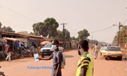 Centrafrique : la vente des mouchoirs et cache-nez, une activité rentable pendant la période de poussière