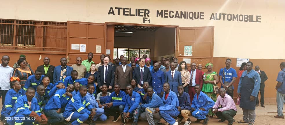 Centrafrique : l&rsquo;Ambassade de France remet des équipements de formation au lycée technique de Bangui