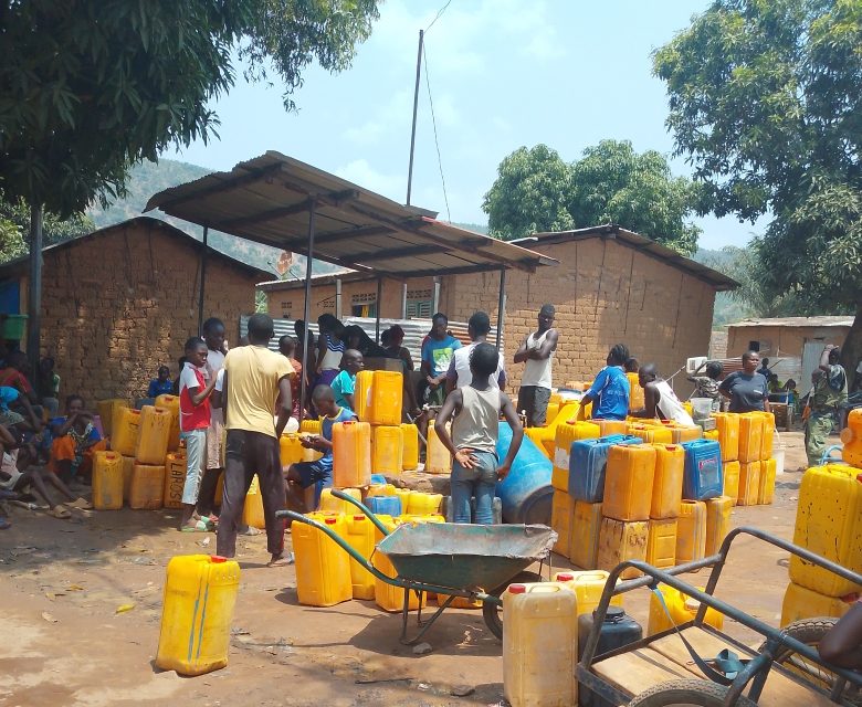 Centrafrique : la rareté d’eau potable, source de disputes et de malentendus entre les habitants de Gobongo