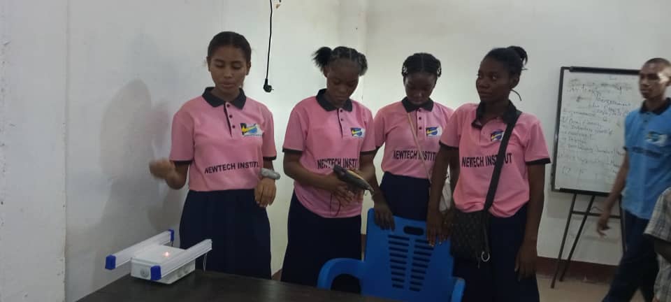 Centrafrique : les élèves de seconde S du lycée New Tech Institut PK4 présentent leurs projets sur l&rsquo;IA