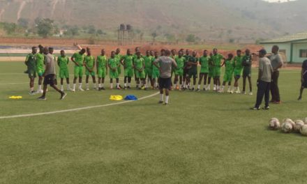 Centrafrique foot: les fauves de Bas-Oubangui poursuivent les entraînement pour les éliminatoires de la Coupe du monde 2026