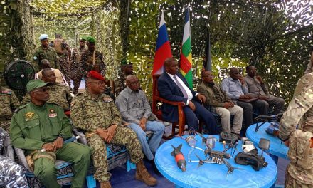 Centrafrique : Visite du Président Touadéra à la base militaire de Berengo