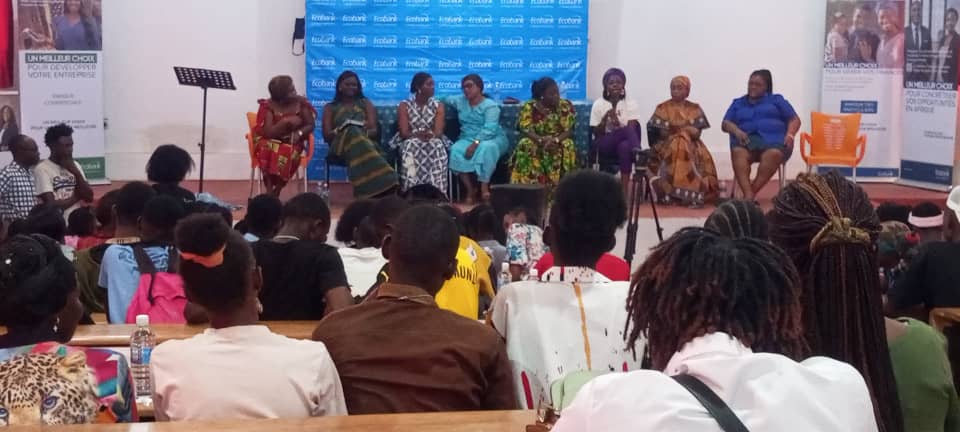 Centrafrique : échange entre les femmes d&rsquo;Ecobank et les étudiantes de l&rsquo;Université New Tech Institut à Bangui