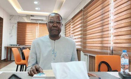 Albert Yaloke Mokpem dénonce les allégations de la cellule de communication du parti MLPC contre le président Touadéra et les instructeurs russes