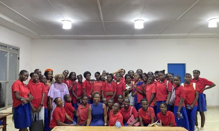 Centrafrique : Ikouē sensibilise les filles du Groupe Élit Formations aux métiers du numérique et de l&rsquo;informatique