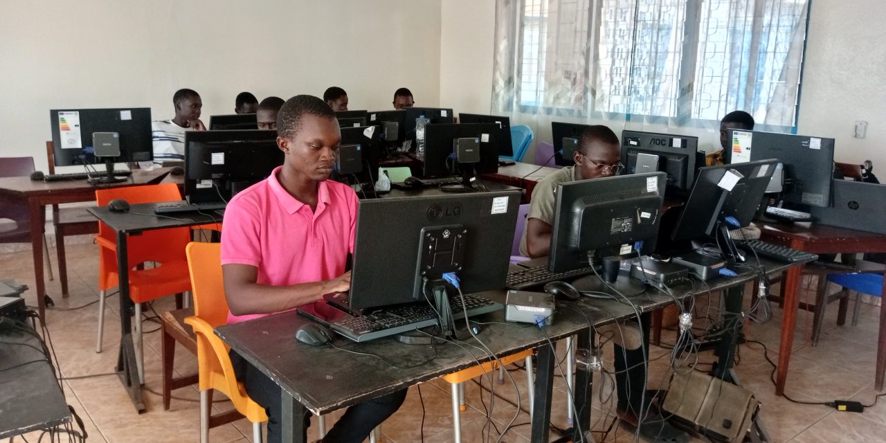 Centrafrique : la start-up Ikouē appelle les partenaires de bonne volonté et le gouvernement à l’aider à pérenniser la formation des développeurs en informatique