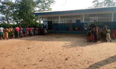 Centrafrique : manque criard d’enseignants qualifiés à l’école publique de Yombo sur la route de Mbaïki