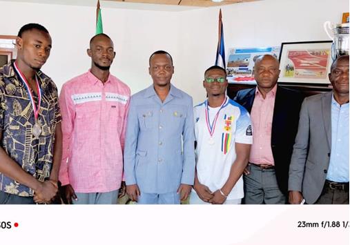 Centrafrique : les Fauves de musculation présentent leurs médailles au ministre des Sports Héritier Doneng