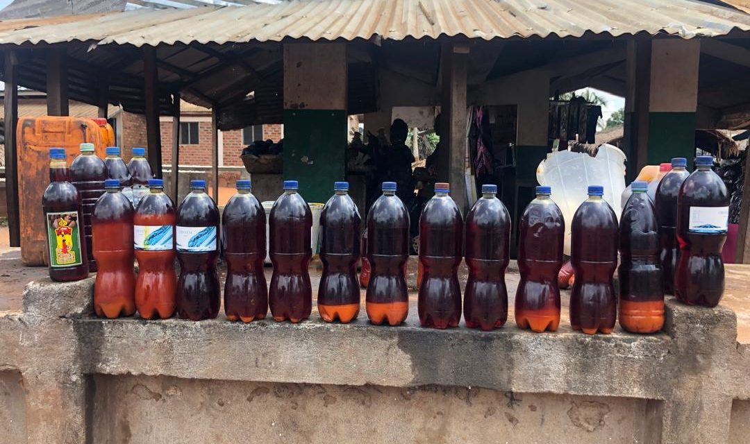 Centrafrique : mévente de l’huile de palme à Kapou, les commerçantes appellent à la solidarité