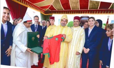 Le Roi Mohammed VI reçoit et rend un hommage fort au football féminin marocain