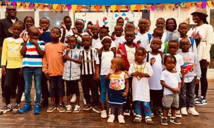 Les enfants de la Mission Temple de l&rsquo;Éternel découvrent la poésie et la littérature russes à la maison russe de Bangui