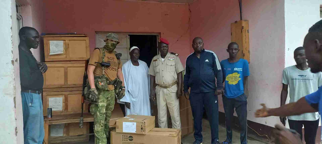 Centrafrique: Des instructeurs militaires russes fournissent des médicaments à l&rsquo;hôpital de Birao dans la Vakaga