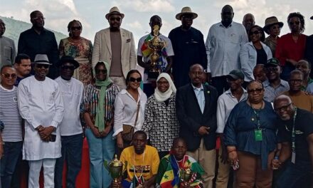 Centrafrique : le village Yakoli remporte la course de pirogues marquant la clôture du Caucus Africain 2025