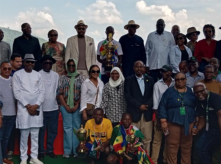 Centrafrique : le village Yakoli remporte la course de pirogues marquant la clôture du Caucus Africain 2025