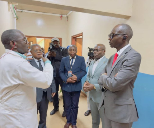 Centrafrique : le ministre Pierre Somsé accompagne la délégation de l’OMS pour des visites hospitalières et un Masterclass à l’Université de Bangui
